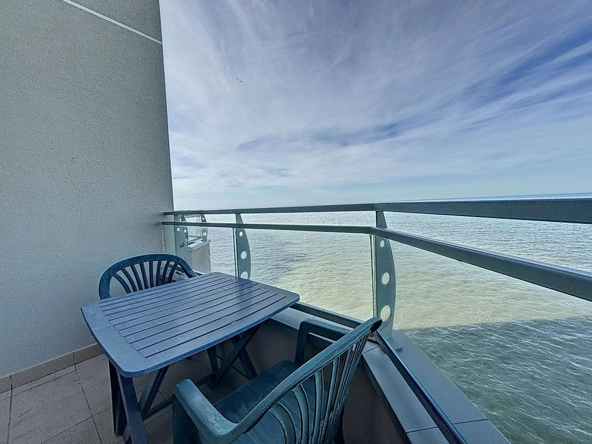 Appartement Avec Balcon, Proche Des Plages Et Commerces - Fr-1-361-89 Granville Exterior foto